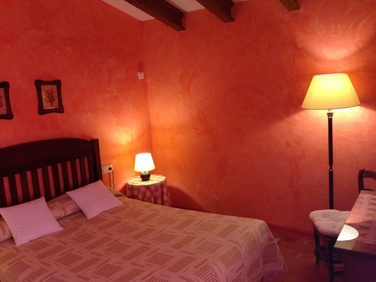 Hostal Mas Peraquintana L' Escala Exterior foto